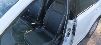 Volkswagen Up! Move 1.0-Mpi Leder Airconditioning Elektrische ramen Centrale vergrendeling met afstandsbediening Stoelverwarming Leren stuurwiel picture 15