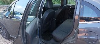 Citroën C3 1.2-12v 82pk Euro6 Airconditioning CruiseControl Leren-Stuurwiel Mistlampen Led-Dagrijverlichting Radio met kleuren lcd Display Apple CarPlay MirrorLink parkeersensoren achter 4xelek ramen Elektrische-spiegels centrale vergrendeling met afstandsbediening picture 14