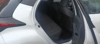Toyota Yaris Bj:11-2024 1.5-Hybrid Facelift Full-Led Digitaal Cockpit Climatecontrol CruiseControl Stoelverwarming stuurwiel met verwarming Keyless entry Apple CarPlay Achteruitrijcamera automatische dimmende binnenspiegel Lichtautomaat met Assistent 4xelektrische ram picture 26