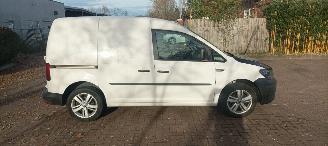 Volkswagen Caddy 2.0-TDI Tüv+Distributieriem nieuw 1-eigenaar Airconditioning Elektrische ramen Elektrische-spiegels verwarmde buitenspiegels centrale vergrendeling met afstandsbediening Start-Stop systeem Tussenwand met glas achteruitrijspiegel Radio met Usb laadvloer h picture 6