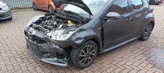 Toyota Yaris 1.5-Hybrid Full-Led Navi Climatecontrol CruiseControl Stoelverwarming Lichtautomaat Achteruitrijcamera Keyless entry armsteun picture 10