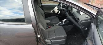 Toyota Yaris 1.5-Hybrid Full-Led Navi Climatecontrol CruiseControl Stoelverwarming Lichtautomaat Achteruitrijcamera Keyless entry armsteun picture 17