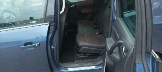 Opel Meriva 1.4-Turbo 140pk Automatik Innovation uitvoering Navi Climatecontrol CruiseControl Stoelverwarming stuurwiel met verwarming trekhaak Achteruitrijcamera privacy glas Mistlampen Led-Dagrijverlichting picture 17