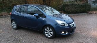 Opel Meriva 1.4-Turbo 140pk Automatik Innovation uitvoering Navi Climatecontrol CruiseControl Stoelverwarming stuurwiel met verwarming trekhaak Achteruitrijcamera privacy glas Mistlampen Led-Dagrijverlichting picture 2