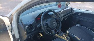 Volkswagen  Bj: 12-2013 1.0-Mpi Move Airconditioning stoelverwarming Elektrische ramen Leder stoelen picture 12