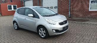skadebil auto Kia Venga 1.6-DOHC Automatik Climatecontrol Stoelverwarming Lichtautomaat Privacyglas armsteun voor en achter 4xelek ramen Elektrische-spiegels met inklap stand Parkeersensoren Keyless-entry Mistlampen 16-inch Kia velgen 2013/8