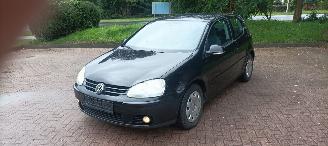 bruktbiler auto Volkswagen Golf 1.4-Benzine 80pk Climatecontrol CruiseControl Leren-Stuurwiel armsteun elek-ramen elektrische Spiegel Afneembare trekhaak Parkeersensoren mistlampen 2006/12