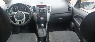 Kia Venga Bj:08-2013 137000km 1.6-Dohc Automatik Climatecontrol Stoelverwarming Keyless entry armsteun voor Elektrische ramen Elektrische-spiegels met parkeerstand Trekhaak Parkeersensoren mistlampen 16 inch velgen picture 17
