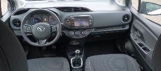 Toyota Yaris 1.5 Benzine 112pk Airconditioning Stoelverwarming Lichtautomaat Multi color Display met Achteruitrijcamera picture 22