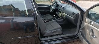 Volkswagen Golf 1.4-16v Climatecontrol CruiseControl Leren-Stuurwiel elektrische ramen Elektrische-spiegels met verwarming Centrale vergrendeling met afstandsbediening mistlampen Parkeersensoren achter Trekhaak picture 10