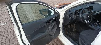 Mazda 3 2.0-Benzine Urban Limited Edition Xenon Led Navigatie Climatecontrol CruiseControl Head up-display Stoelverwarming Lichtautomaat Privacyglas Regensensor Lichtautomaat automatisch dimmende binnenspiegel Blindspot systeem Achteruitrijcamera parkeersensoren  picture 15