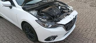 Mazda 3 2.0-Benzine Urban Limited Edition Xenon Led Navigatie Climatecontrol CruiseControl Head up-display Stoelverwarming Lichtautomaat Privacyglas Regensensor Lichtautomaat automatisch dimmende binnenspiegel Blindspot systeem Achteruitrijcamera parkeersensoren  picture 14