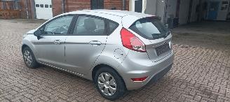 Ford Fiesta Bj: 6-2016 1.5 TDCI euro-6 Airconditioning stoelverwarming Led verlichting Elektrische ramen Elektrische-spiegels automatisch inklapbare buitenspiegels Parkeersensoren voor & Achter picture 7