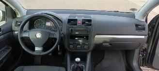 Volkswagen Golf Bj:12-2006 nieuwe Distributieriem 1.4 80pk Climatecontrol CruiseControl Leren-Stuurwiel armsteun elektrische ramen Elektrische-spiegels met verwarming Centrale vergrendeling met afstandsbediening mistlampen Parkeersensoren achter Trekhaak afneembaar picture 15