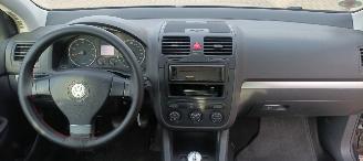 Volkswagen Golf Bj:12-2006 nieuwe Distributieriem 1.4 80pk Climatecontrol CruiseControl Leren-Stuurwiel armsteun elektrische ramen Elektrische-spiegels met verwarming Centrale vergrendeling met afstandsbediening mistlampen Parkeersensoren achter Trekhaak afneembaar picture 16