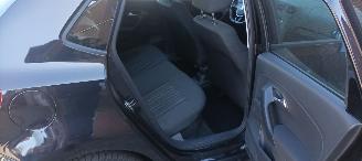 Volkswagen Polo 1.4-TDI Climatecontrol Stoelverwarming Regensensor Frontbrake assist Radio Touchscreen Display usb Elektrische ramen Elektrische-spiegels met verwarming Centrale vergrendeling met afstandsbediening Start-Stop systeem abs esp metallic lak picture 15