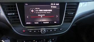 Opel Crossland Innovation 1.2-Turbo Automatik Full-Led Navi Dab Onstar AppleCarPlay Wifi Stoelverwarming stuurwiel verwarming Voorruit Verwarming Climatecontrol CruiseControl Leren-bekleding Armsteun 4xelek ramen Elektrische-spiegels Chrome Design Dimmende binnenspiegel picture 25