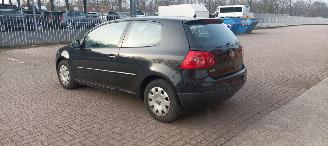 Volkswagen Golf Tour Edition 1.4-benzine 80pk Climatecontrol CruiseControl Leren-Stuurwiel armsteun elek-ramen elektrische buitenspiegels met verwarming Abs Esp Mistlampen Afneembare trekhaak Parkeersensoren achter picture 3