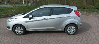 Ford Fiesta 1.5-Diesel 75pk Airco Stoelverwarming leren stuurwiel Led koplampen Pdc Control picture 3