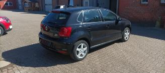 Volkswagen Polo 1.4-TDI 75pk euro-6 Climatecontrol Stoelverwarming Regensensor leren stuurwiel mistlampen Elektrische ramen Elektrische-spiegels met verwarming Centrale vergrendeling met afstandsbediening Start-Stop systeem 15-inch velgen Front radar assistent picture 4