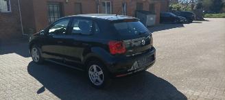 Volkswagen Polo 1.4-TDI 75pk euro-6 Climatecontrol Stoelverwarming Regensensor leren stuurwiel mistlampen Elektrische ramen Elektrische-spiegels met verwarming Centrale vergrendeling met afstandsbediening Start-Stop systeem 15-inch velgen Front radar assistent picture 6