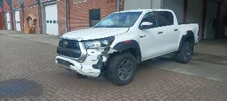 skadebil auto Toyota Hilux 2.8D  204pk Automatik 4x4 Double Cab Climatecontrol CruiseControl Comfort 2024/2