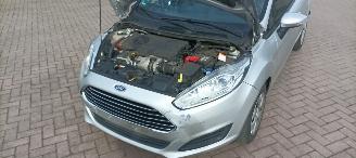 Ford Fiesta 1.5-TDCI airco Stoelverwarming leren stuurwiel led verlichting elektrische inklapbare buitenspiegels met verwarming Centrale vergrendeling met afstandsbediening Parkeersensoren voor en achter picture 14