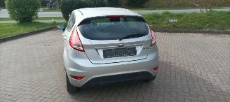 Ford Fiesta 1.5-TDCI airco Stoelverwarming leren stuurwiel led verlichting elektrische inklapbare buitenspiegels met verwarming Centrale vergrendeling met afstandsbediening Parkeersensoren voor en achter picture 6