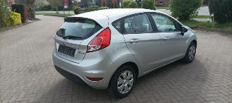Ford Fiesta 1.5-TDCI airco Stoelverwarming leren stuurwiel led verlichting elektrische inklapbare buitenspiegels met verwarming Centrale vergrendeling met afstandsbediening Parkeersensoren voor en achter picture 8