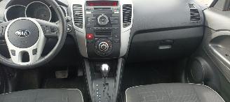 Kia Venga 1.6-16v Automaat Keyless-entry Climatecontrol Stoelverwarming Lichtautomaat Privacyglas leren stuurwiel mistlampen Parkeersensoren Trekhaak 16-inch velgen picture 16