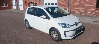 Voiture accidenté Volkswagen Up! Bj:09-2021 Move Uitvoering 1.0mpi Airconditioning Led verlichting Dab Radio Achteruitrijcamera Cruisecontrol Bordcomputer Drivelane assistent Start-Stop systeem Parkeersensoren achter 2021/9