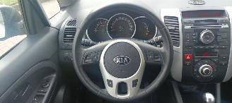 Kia Venga 1.6 Benzine Automatik Keyless-entry Climatecontrol Stoelverwarming Lichtautomaat Privacyglas leren stuurwiel 4xElektrische ramen Elektrische-spiegels met verwarming Trekhaak Parkeersensoren achter 16 inch velgen picture 20