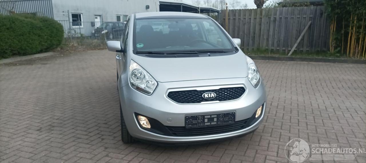 Kia Venga 1.6 Benzine Automatik Keyless-entry Climatecontrol Stoelverwarming Lichtautomaat Privacyglas leren stuurwiel 4xElektrische ramen Elektrische-spiegels met verwarming Trekhaak Parkeersensoren achter 16 inch velgen