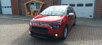krockskadad bil auto Citroën C3 1.2-Benzine 83pk Airco Full-Led koplampen Stoelverwarming Lichtautomaat cruisecontrol Dab Radio elektrische buitenspiegels met verwarming Centrale vergrendeling met afstandsbediening Start-Stop systeem Drivelane assistent Bi-Color pearl metallic Lak 2022/11