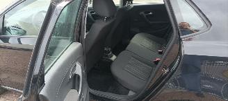 Volkswagen Polo 1.4 TDI DPF Euro6 Climatecontrol Frontradar-Remasist Stoelverwarming Regensensor leren stuurwiel mistlampen Elektrische ramen Elektrische-spiegels met verwarming Centrale vergrendeling met afstandsbediening Start-Stop systeem Radio usb 15 inch Velgen picture 14