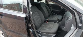 Volkswagen Polo 1.4 TDI DPF Euro6 Climatecontrol Frontradar-Remasist Stoelverwarming Regensensor leren stuurwiel mistlampen Elektrische ramen Elektrische-spiegels met verwarming Centrale vergrendeling met afstandsbediening Start-Stop systeem Radio usb 15 inch Velgen picture 20