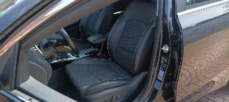 Kia Ceed 1.6-Diesel 136pk Full-Led Navi JBL-audio Leder Sportstoelen/Memory Stoelverwarming stuurwiel met verwarming keyless Entry Blindspot Drivelane assistent Dimmende binnenspiegel Achteruitrijcamera Elektrische achterklep inductie telefoon lader auto-parkeren picture 16