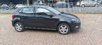 Volkswagen Polo 1.4-TDI Klimaautomatik Regensensor leren stuurwiel mistlampen Front-Radar Brake Assist Elektrische ramen Elektrische-spiegels met verwarming Centrale vergrendeling met afstandsbediening Start-Stop systeem 15-inch velgen picture 8
