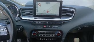 Kia Ceed Sportswagon 1.6-CRDI 136pk JBL Dab Navigatie Climatecontrol Leren Sportstoelen -Memory Elektrische-Achterklep Blindspot systeem Achteruitrijcamera Full-Led koplampen Led achterlichten picture 25