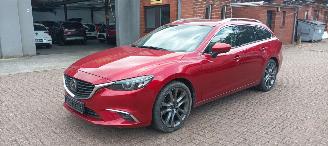 Unfallwagen Mazda 6 2.2 Automatik 4x4 Leder Navi Led-Koplampen Led-Achterlichten Stoelverwarming Lichtautomaat Privacyglas keyless Entry 2015/2