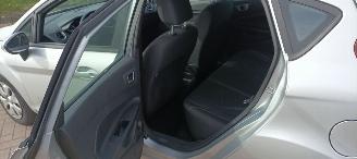 Ford Fiesta 1.5-diesel Led-dagrijverlichting Airconditioning Stoelverwarming Lichtautomaat Leren Stuurwiel Radio -usb Elektrische ramen Elektrische inklapbare buitenspiegels met led verlichting Parkeersensoren voor en achter picture 17