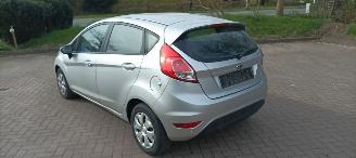 Ford Fiesta 1.5-diesel Led-dagrijverlichting Airconditioning Stoelverwarming Lichtautomaat Leren Stuurwiel Radio -usb Elektrische ramen Elektrische inklapbare buitenspiegels met led verlichting Parkeersensoren voor en achter picture 8