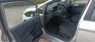 Ford Fiesta 1.5-diesel Led-dagrijverlichting Airconditioning Stoelverwarming Lichtautomaat Leren Stuurwiel Radio -usb Elektrische ramen Elektrische inklapbare buitenspiegels met led verlichting Parkeersensoren voor en achter picture 14