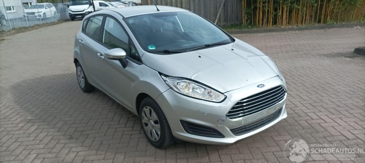 Ford Fiesta 1.5-diesel Led-dagrijverlichting Airconditioning Stoelverwarming Lichtautomaat Leren Stuurwiel Radio -usb Elektrische ramen Elektrische inklapbare buitenspiegels met led verlichting Parkeersensoren voor en achter