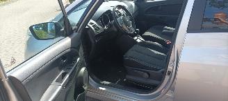 Kia Venga Bj 8-2013 1.6 Automaat Climatecontrol Stoelverwarming Lichtautomaat Privacyglas keyless Entry trekhaak picture 11