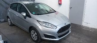krockskadad bil auto Ford Fiesta 1.5-TDCI Airconditioning Stoelverwarming leren stuurwiel Parkeersensoren 2016/6