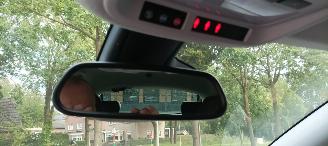 Opel Crossland Bj: 04-2018 1.2-Turbo Automaat Navigatie Climatecontrol CruiseControl Stoelverwarming Lichtautomaat Privacyglas Regensensor Trekhaak Parkeersensoren voor en achter Elektrische ramen 4x elektrische buitenspiegels met verwarming Voorruit met verwarming Led  picture 25