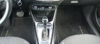 Opel Crossland Bj: 04-2018 1.2-Turbo Automaat Navigatie Climatecontrol CruiseControl Stoelverwarming Lichtautomaat Privacyglas Regensensor Trekhaak Parkeersensoren voor en achter Elektrische ramen 4x elektrische buitenspiegels met verwarming Voorruit met verwarming Led  picture 24