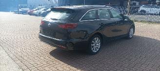 Kia Ceed Bj:09-2018 1.6-Diesel 136pk Full-Led koplampen Navi Leder Memory Sportstoelen Blindspot Drivelane JBL sound 4xStoelverwarming elektrische achterklep Automatische inparkeren keyless Entry Blindspot picture 5