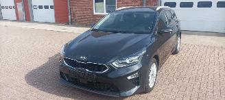 Kia Ceed Bj:09-2018 1.6-Diesel 136pk Full-Led koplampen Navi Leder Memory Sportstoelen Blindspot Drivelane JBL sound 4xStoelverwarming elektrische achterklep Automatische inparkeren keyless Entry Blindspot picture 15